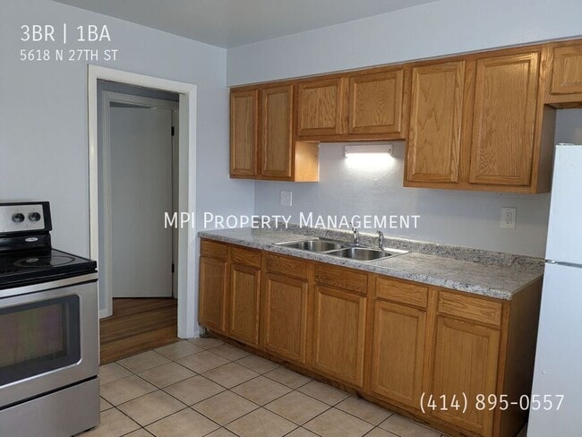 Building Photo - 5618 N 27th St