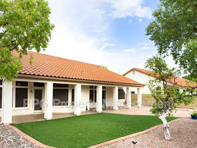Building Photo - 5517 W Aster Dr