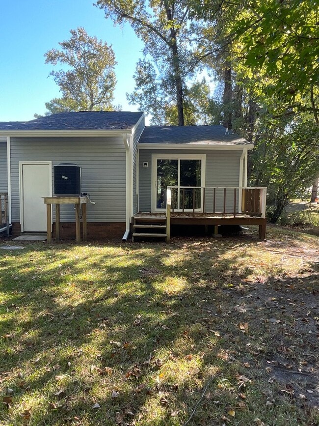 Building Photo - Duplex For Rent