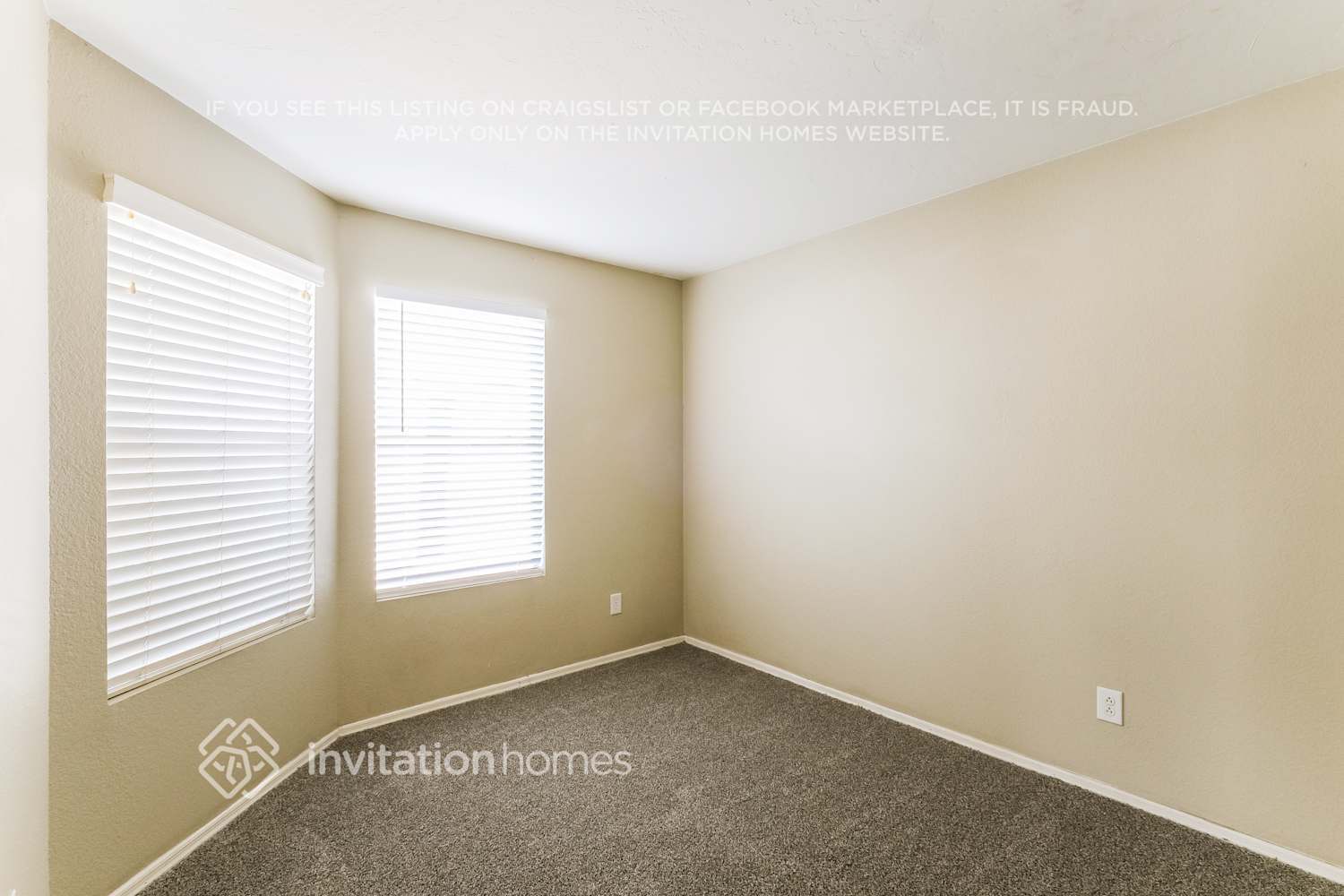 Building Photo - 10246 N 66th Ave