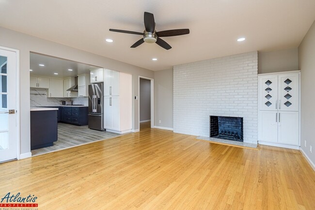 Building Photo - Beautiful Home | Remodeled | Desirable Location