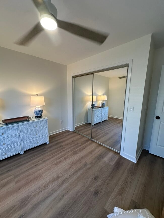 Building Photo - 221 Bogey Dr