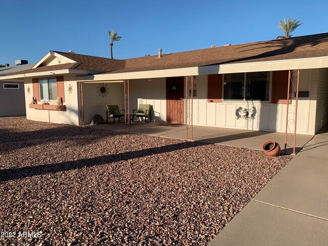 Building Photo - 10138 W Pinehurst Dr