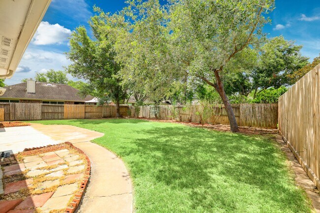 Building Photo - 1807 River Trail