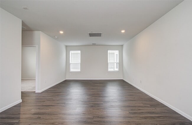 Building Photo - 6315 Lakeview Haven Dr