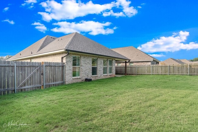 Building Photo - Willow Heights Rental