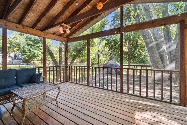 Building Photo - 10527 Morgan Ave S