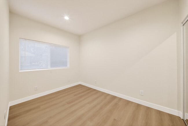 Building Photo - 3200 Weldon Ave