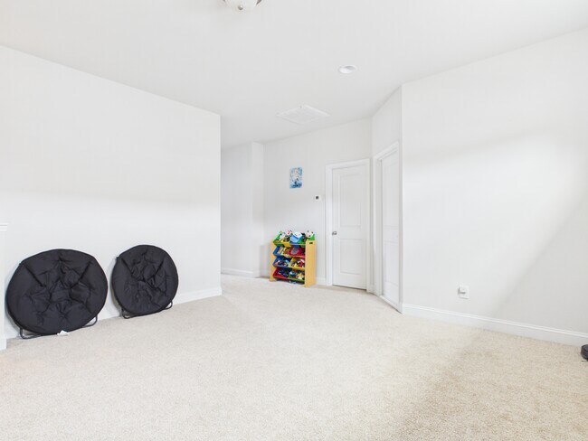 Building Photo - 10163 Meeting House Dr NW