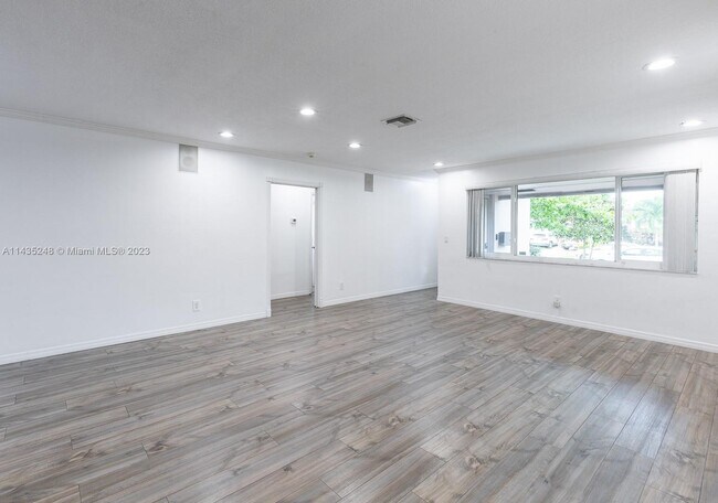 Building Photo - 2221 N 50th Ave