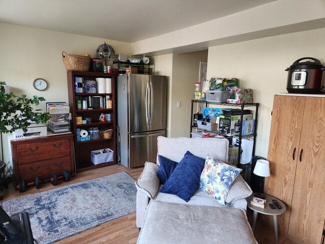 Building Photo - 100 Lesley Ln