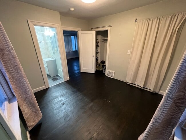 Building Photo - Spacious 3+ bed/2 bath home! Large fenced yard, garage, shed, w/d, a/c, d/w & more!