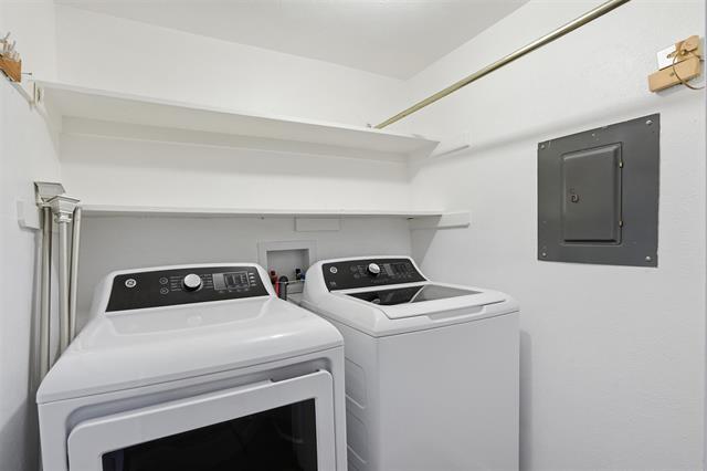 Building Photo - 2535 Wedglea Dr