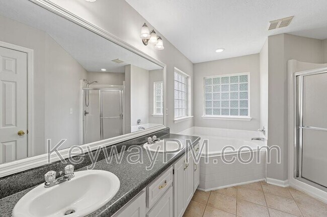 Building Photo - 845 Prairie Ln