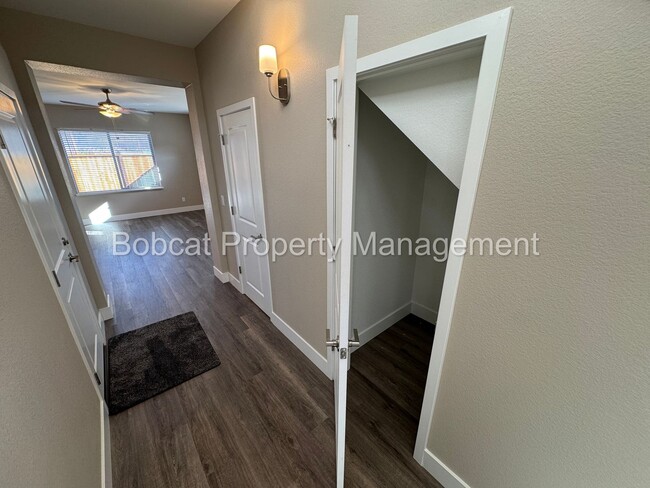 Building Photo - Brand New 3 Bedroom, 2.5 Bath Townhome in ...