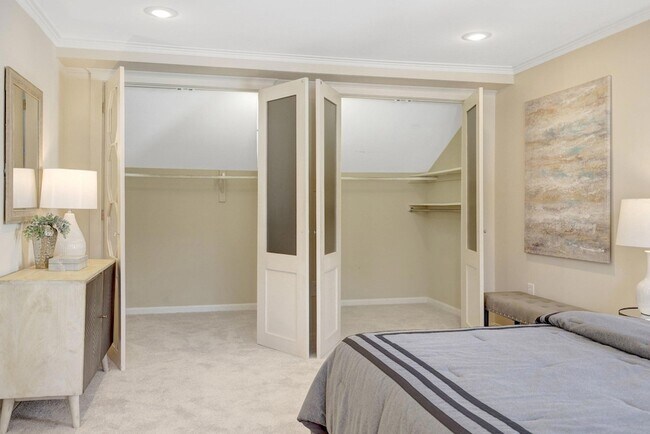 Building Photo - 2015 Freedom Ln