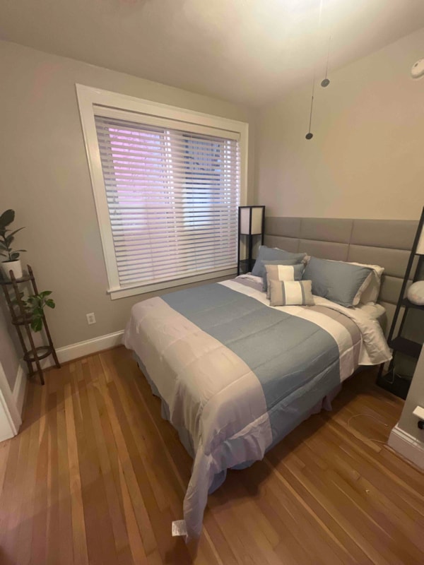 Building Photo - 1409 Colonial Ave