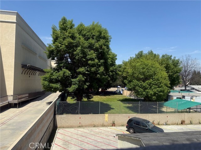 Building Photo - 419 N Chandler Ave