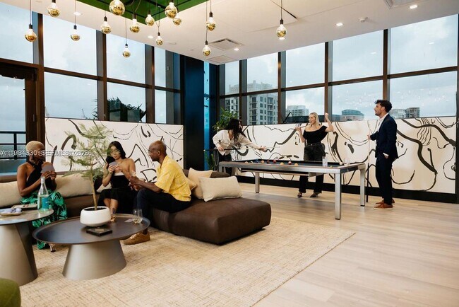 Building Photo - 307 SW 5th St