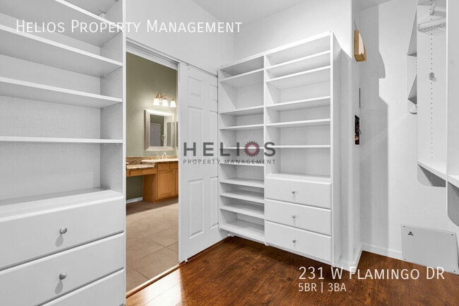 Building Photo - 231 W Flamingo Dr