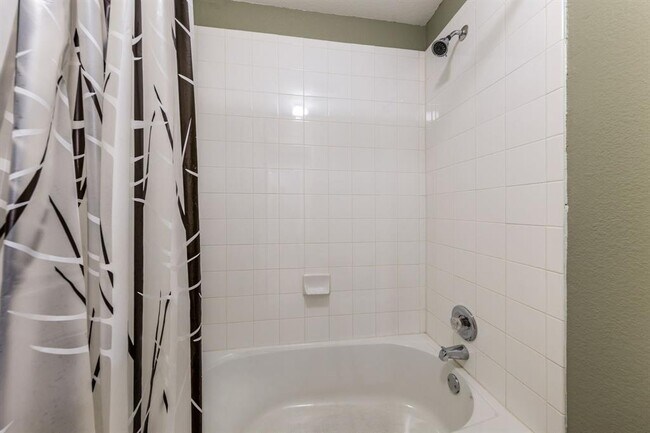 Building Photo - 925 Woodduck Trail