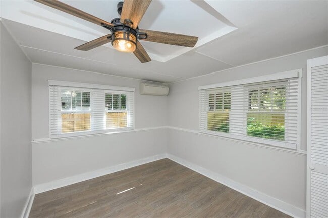 Building Photo - 1230 35th St