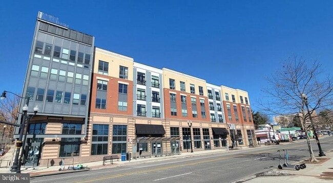 Building Photo - 989 S Buchanan St
