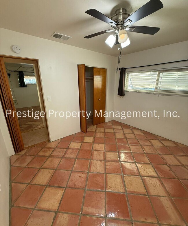 Building Photo - 3BD 2BA Waiting for You to Call Home!!