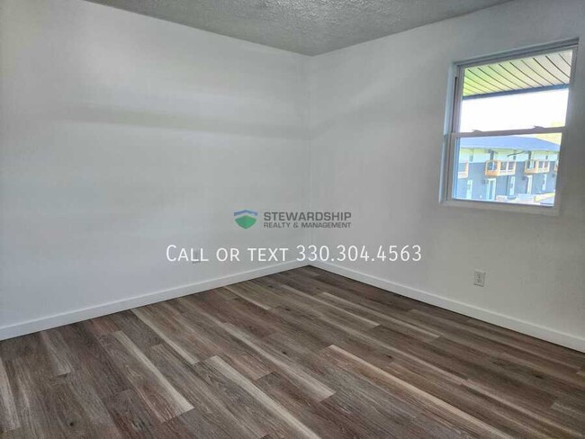 Building Photo - 5017 Massillon Rd