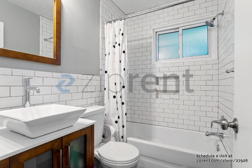 Building Photo - 100 Biscayne Dr NW