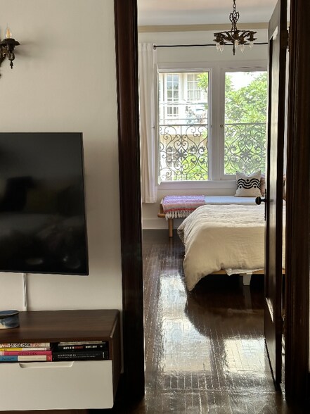 Building Photo - 325-327 S Detroit St