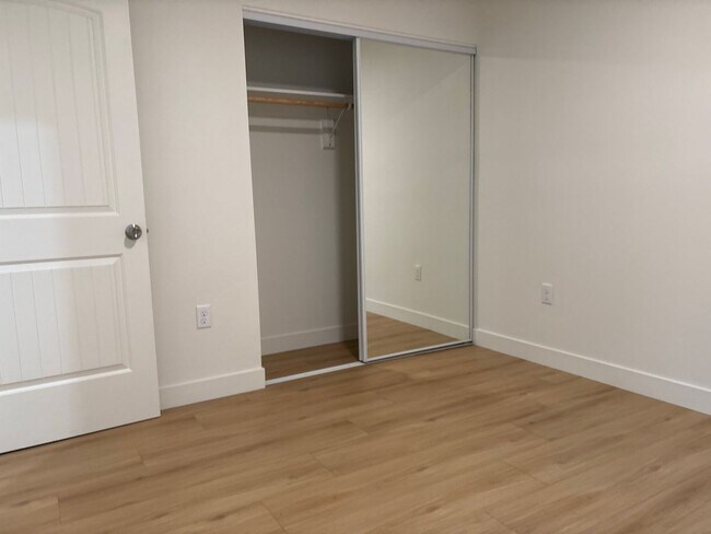Building Photo - 11248 Lull St