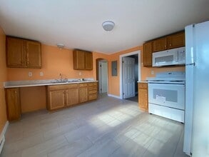 Building Photo - 7 Kosmas St