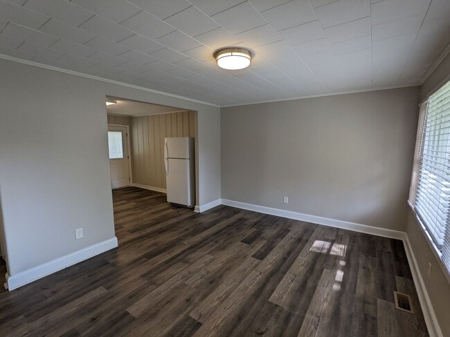 Building Photo - 213 E Weatherspoon St