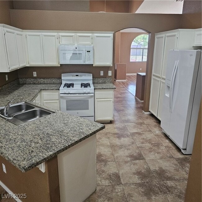 Building Photo - 9100 Valley of Fire Ave