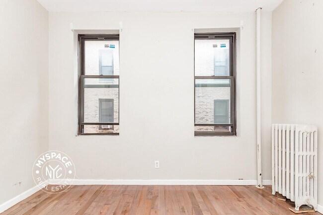 Building Photo - 240 Crown St