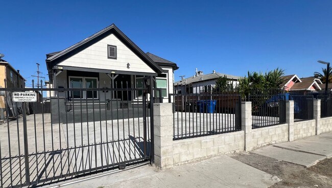 Building Photo - West 76th