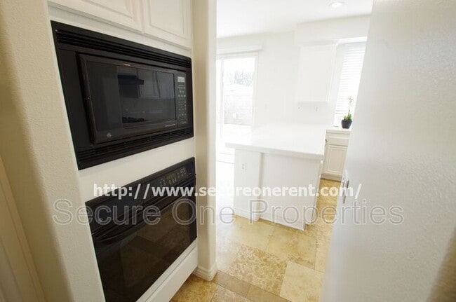 Building Photo - 2836 Limestone Dr