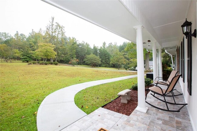 Building Photo - 2948 Legion Lake Rd