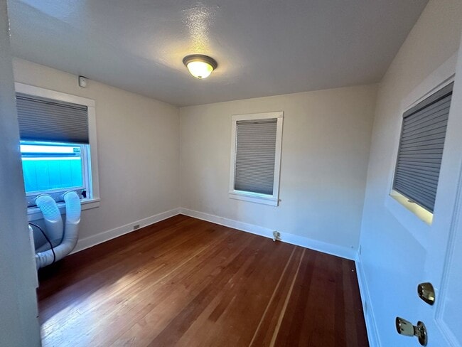 Building Photo - 536 14th St