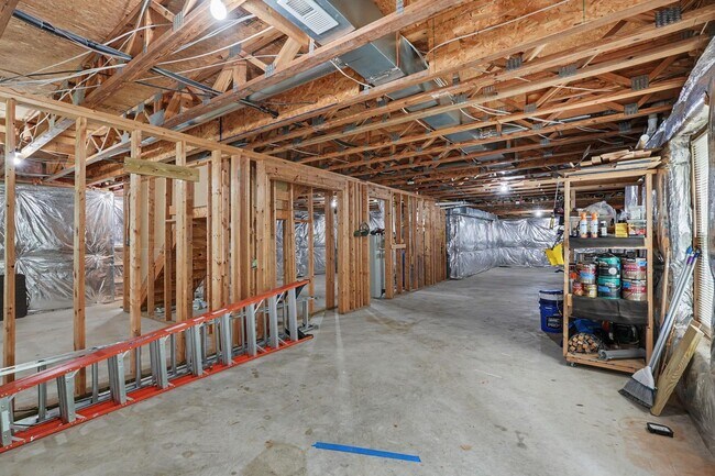 Building Photo - 24 Crestwood Ln