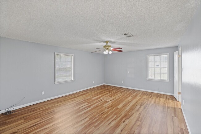 Building Photo - 380 Barringer Dr