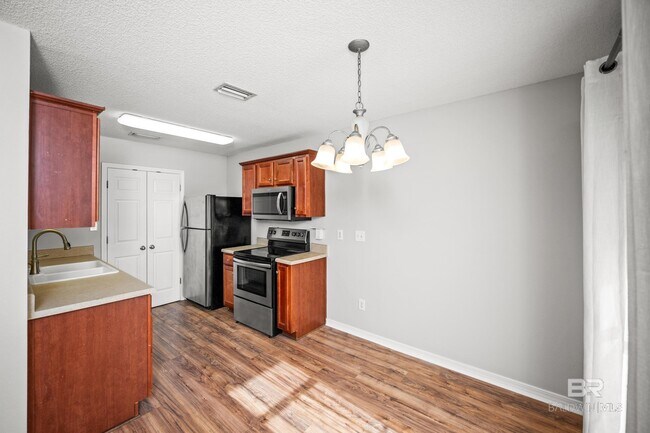 Building Photo - 4004 Kendallbrook Loop