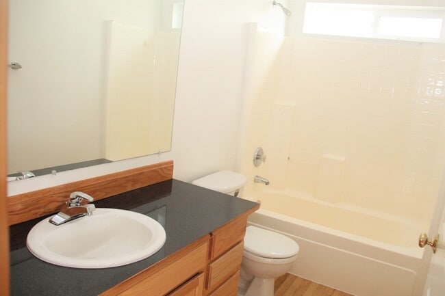 Building Photo - 4006 S 126th St