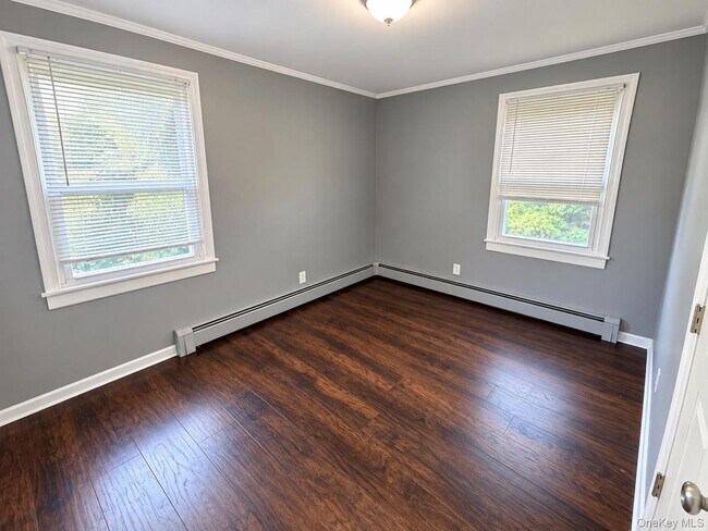 Building Photo - 13 Spackenkill Rd