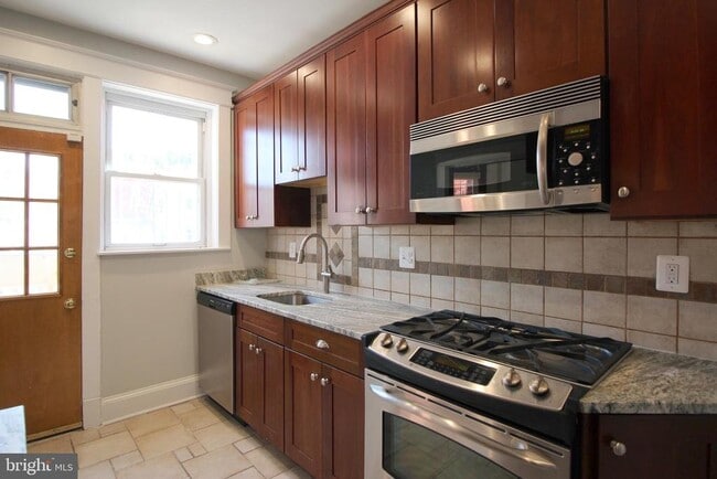 Building Photo - 138 Randolph Pl NW
