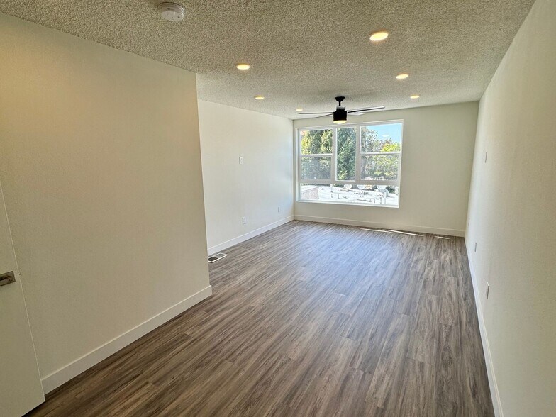 Building Photo - 3715 S Canfield Ave