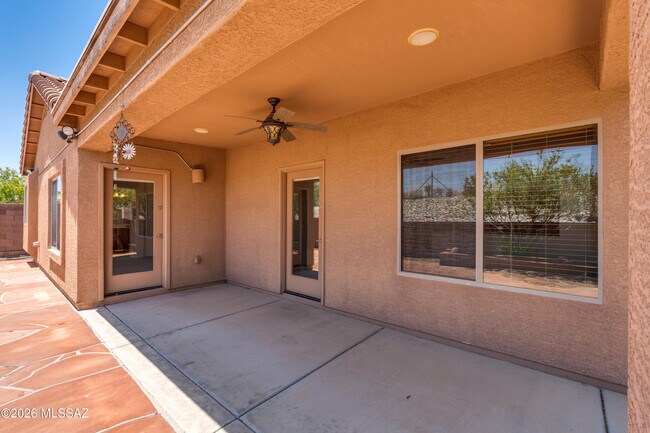 Building Photo - 677 W Pizzicato Ln
