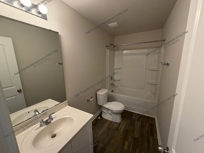 Building Photo - 4116 Devonwood Ct