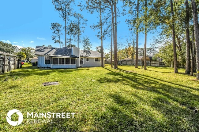 Building Photo - 4385 Queensway Dr